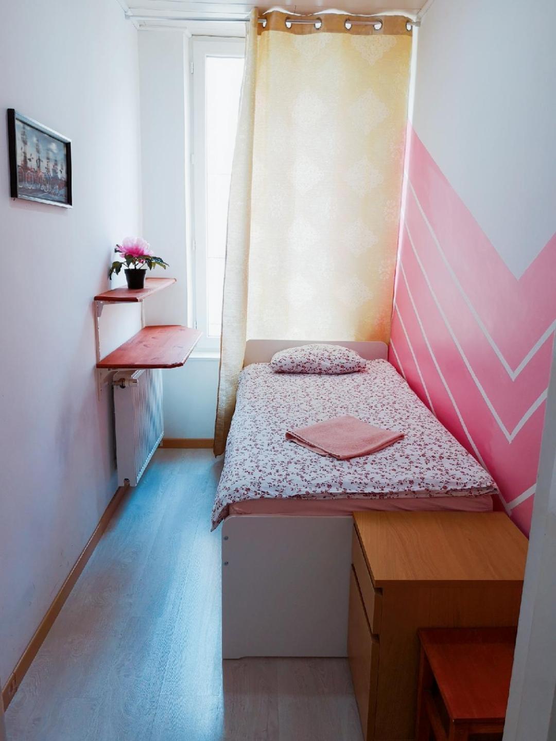 A Private Room For Backpacker Share Bathroom Bryssel Exteriör bild